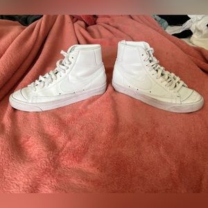 Nike White blazer size 7